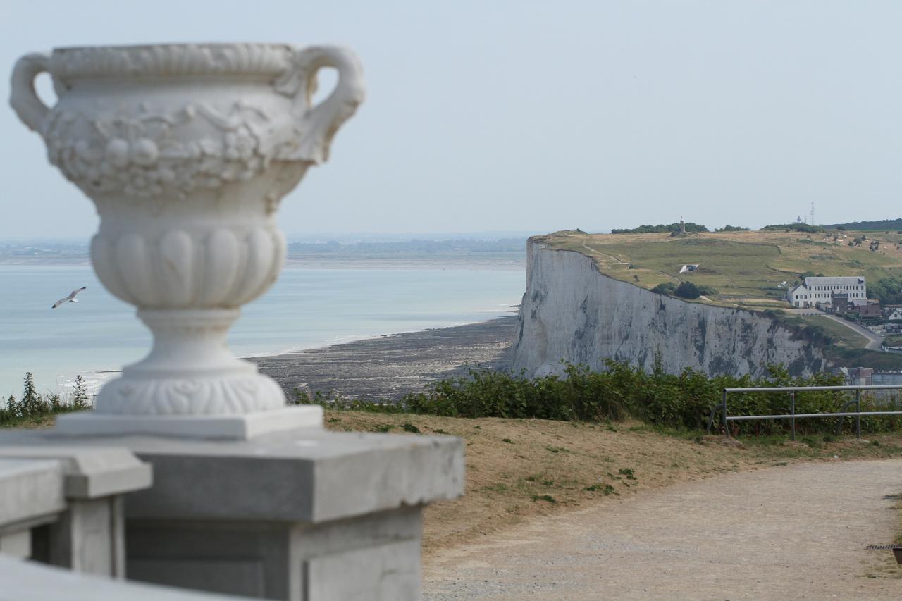 Hotel Royal Albion Mesnil-Val-Plage Екстериор снимка